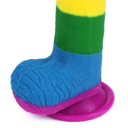 Spalvota dildė su siurbtuku ir ergonomišku profiliu
