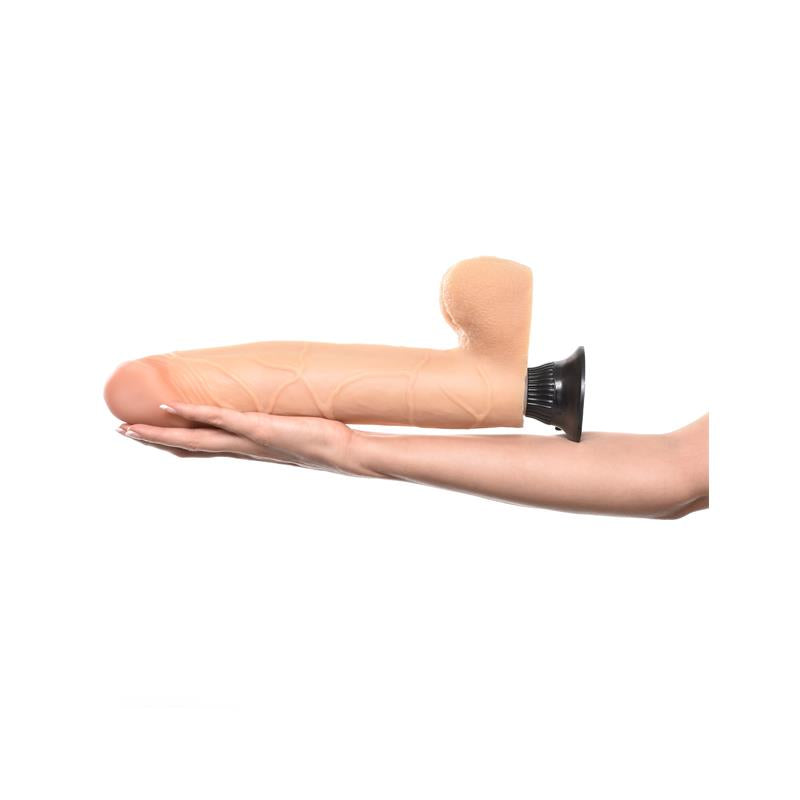 Vibruojantis dildo su stipriu siurbtuku