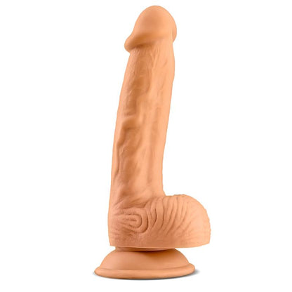 Dildo su siurbtuku ir realistine forma